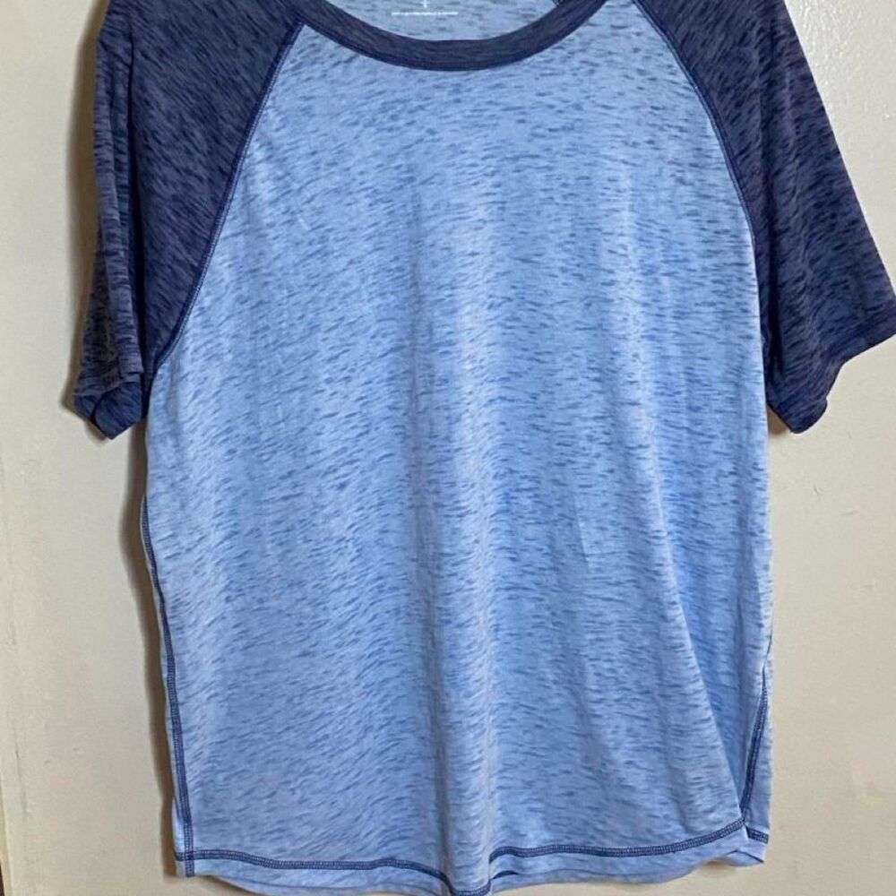 Express Men's Blue and Purple T-shirt